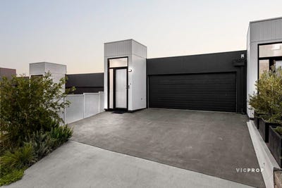 /international/au/84-woodswallow-entrance-sunshine-north-vic-151209712/