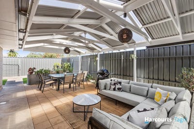 /international/au/1a-xavier-street-highbury-sa-152554392/