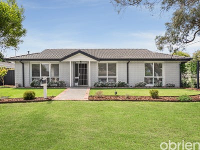 /international/au/13-honeyeater-place-carrum-downs-vic-152665644/