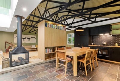 /international/au/584-the-pocket-road-the-pocket-nsw-151323092/