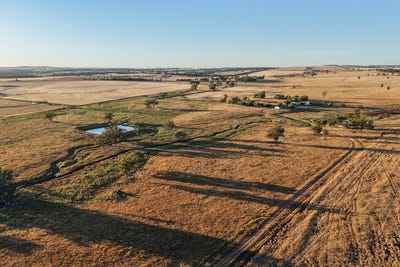 /international/au/the-ranch-27r-plain-creek-road-wongarbon-nsw-700386832/