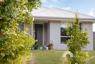 /international/au/24-hamilton-road-woodford-qld-152503252/