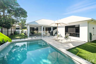 /international/au/13-driftwood-drive-castaways-beach-qld-148568688/?lang=pt