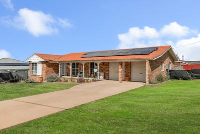 /international/au/2-dewhirst-street-goulburn-nsw-149588812/