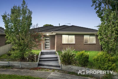 /international/au/18-sarno-court-cranbourne-vic-151332028/