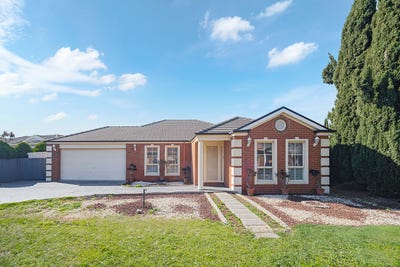 /international/au/10-lachlan-crescent-roxburgh-park-vic-151252508/