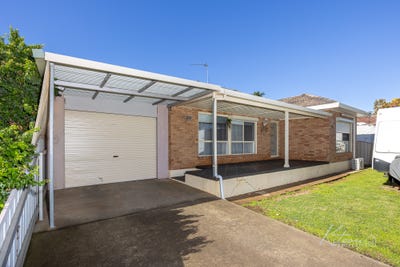 /international/au/49-raye-street-tolland-nsw-151512168/
