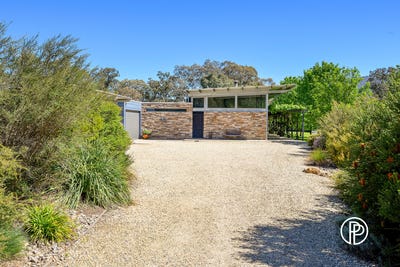 /international/au/12-king-parrot-creek-road-kerrisdale-vic-700427024/