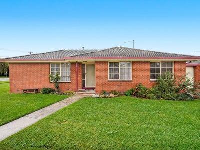 /international/au/7-4-guest-road-pakenham-vic-151381176/