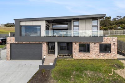 /international/au/19-heath-court-bridport-tas-151210960/