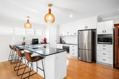 /international/au/18-15-oasis-close-manly-west-qld-151246256/