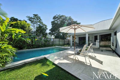 /international/au/13-driftwood-drive-castaways-beach-qld-148568688/
