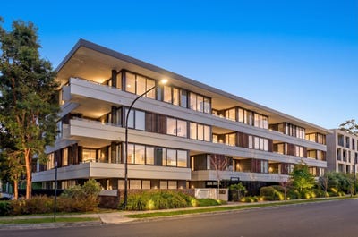 /international/au/54-4-burrendong-crescent-rouse-hill-nsw-152580796/