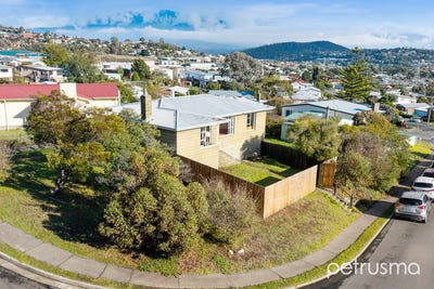 /international/au/35-currajong-street-mornington-tas-151368000/