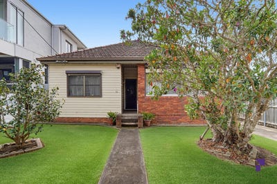 /international/au/82-rawson-road-greenacre-nsw-152534416/