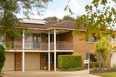 /international/au/38-raglass-street-everton-park-qld-148385812/