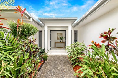 /international/au/19-springbrook-avenue-redlynch-qld-148596596/