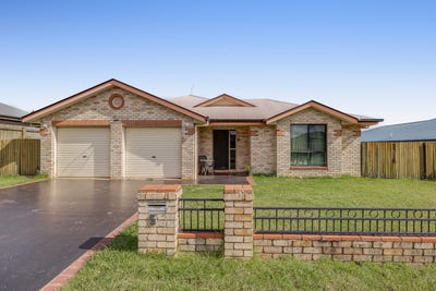 /international/au/5-scullin-street-middle-ridge-qld-151261416/