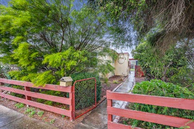 /international/au/11-steven-crescent-ararat-vic-151410976/