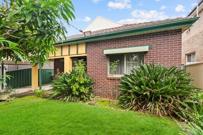 /international/au/52-links-avenue-concord-nsw-151524780/