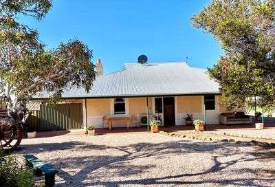 /international/au/48336-eyre-highway-ceduna-sa-700411056/