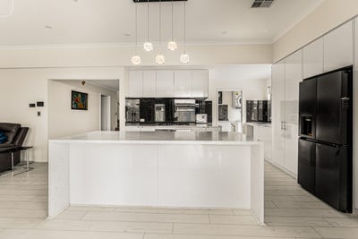 /international/au/77-bernborough-avenue-caversham-wa-152238684/