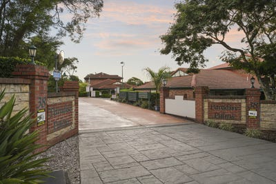 /international/au/48-38-murev-way-carrara-qld-151119336/