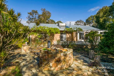 /international/au/17-noel-road-gooseberry-hill-wa-151452684/