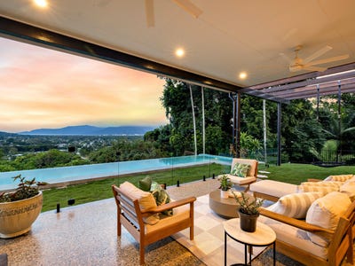 /international/au/7-panoramic-place-whitfield-qld-151148668/