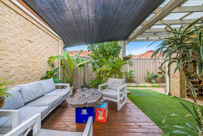 /international/au/2-54-moulden-avenue-yokine-wa-151585452/
