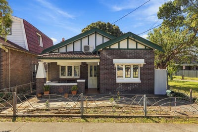 /international/au/11-lincoln-street-campsie-nsw-152636140/