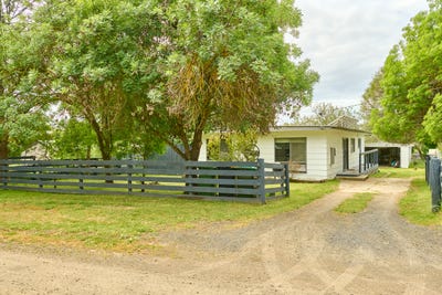 /international/au/6-ryans-lane-heathcote-vic-152621664/