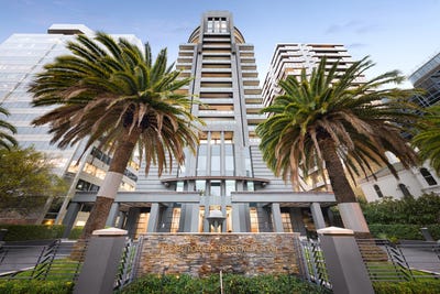 /international/au/480-st-kilda-road-melbourne-vic-700427288/