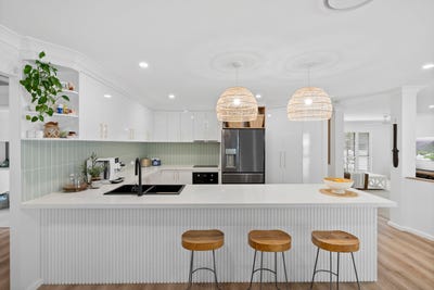 /international/au/93-clives-circuit-currumbin-waters-qld-152458140/