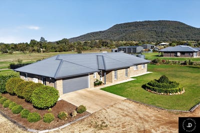 /international/au/95-kerry-elizabeth-drive-gunnedah-nsw-151365216/