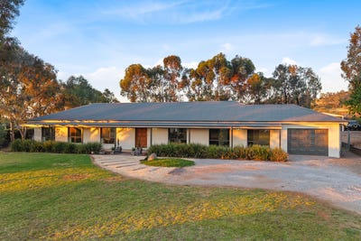 /international/au/28-barrington-drive-tamworth-nsw-152628496/