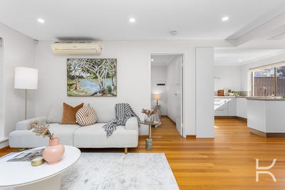 /international/au/8-9-westbury-crescent-bicton-wa-152659920/