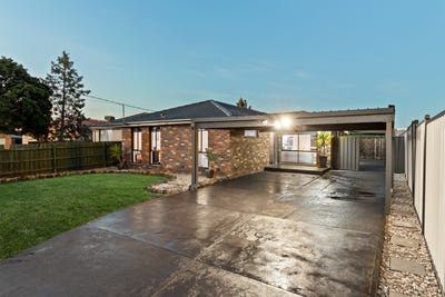 /international/au/1-fleckney-court-keysborough-vic-151198444/