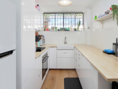 /international/au/5-27-fairy-street-moorooka-qld-151133400/