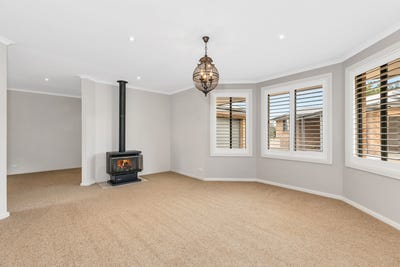 /international/au/3-85-soho-street-cooma-nsw-148483472/
