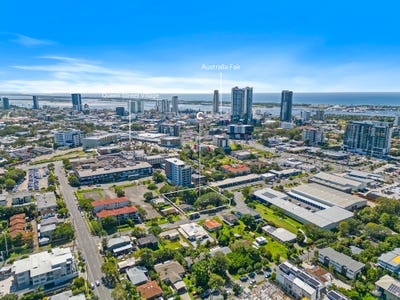 /international/au/37-eugaree-street-southport-qld-150850132/