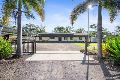 /international/au/313-pacific-haven-circuit-pacific-haven-qld-151142796/