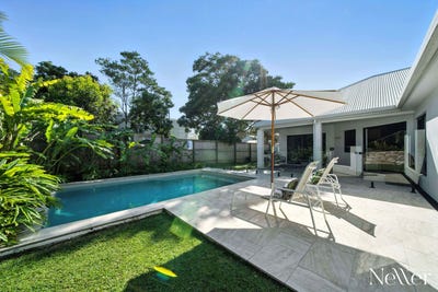 /international/au/13-driftwood-drive-castaways-beach-qld-148568688/