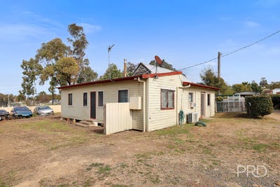 /international/au/4-spring-street-quirindi-nsw-152196444/