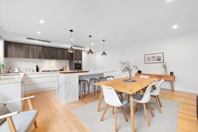 /international/au/9b-crown-road-bonbeach-vic-151335280/