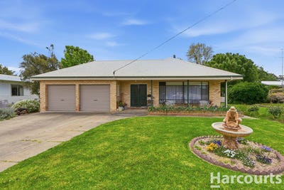 /international/au/74-main-street-goroke-vic-152677628/