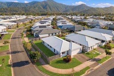 /international/au/28-charringa-link-smithfield-qld-152622504/