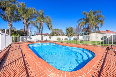 /international/au/46-wahroonga-drive-tamworth-nsw-152017624/