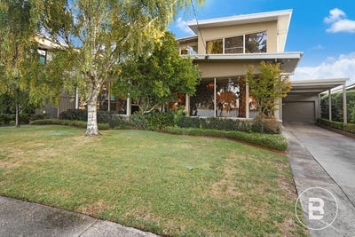 /international/au/121-wendouree-parade-lake-wendouree-vic-150261440/