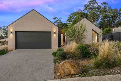 /international/au/64-stringybark-drive-brown-hill-vic-151273352/